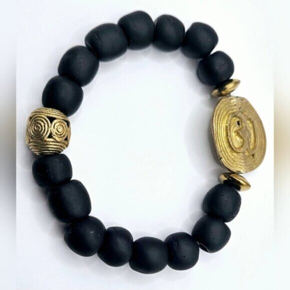 Onyx Black and Gold Bracelet - Picture 4 of 7